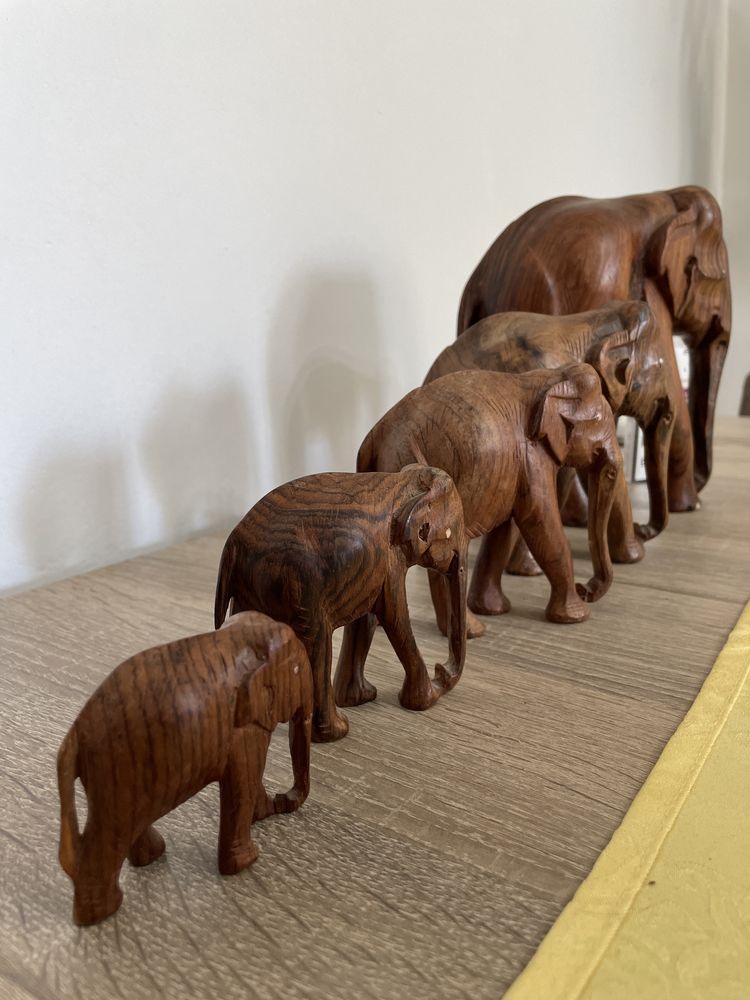Set decor 5 elefanti din lemn superbi