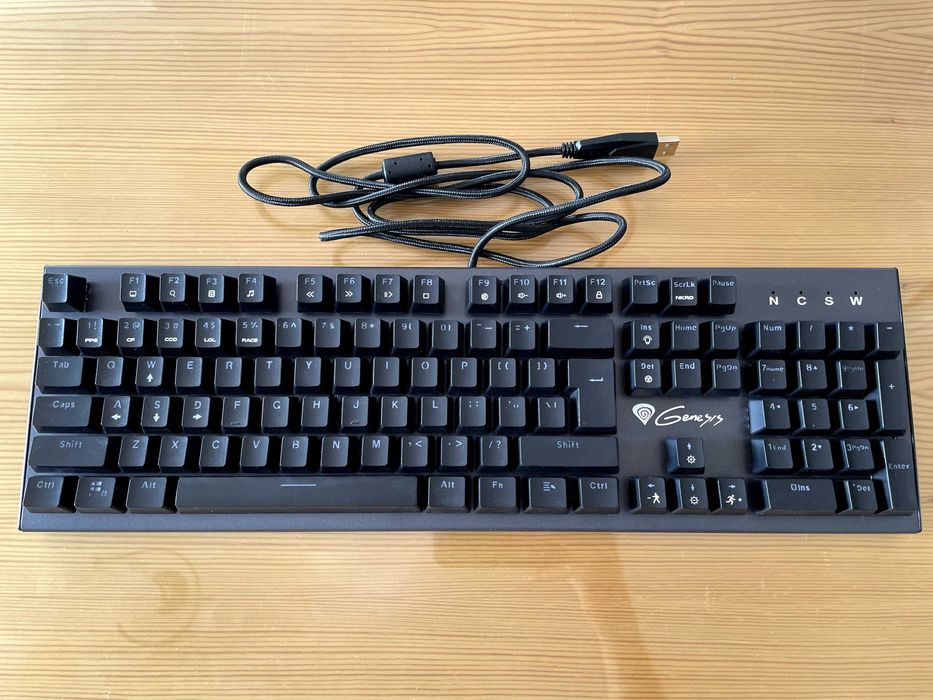 Механична геймърска клавиатура Genesis Thor 300 RGB