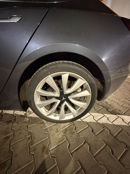 Anvelope Vară 235/40 R19 HanKooK EV