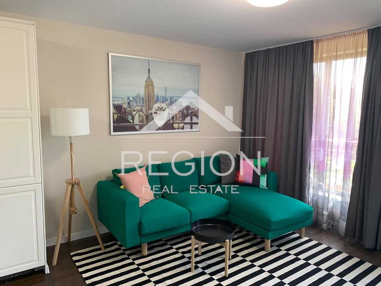 Дава се под наем Двустаен апартамент в Варна, м-т Траката - 61 кв.м за 510 € - Снимка #1