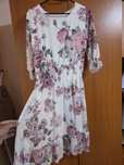 Vand rochie alba cu flori