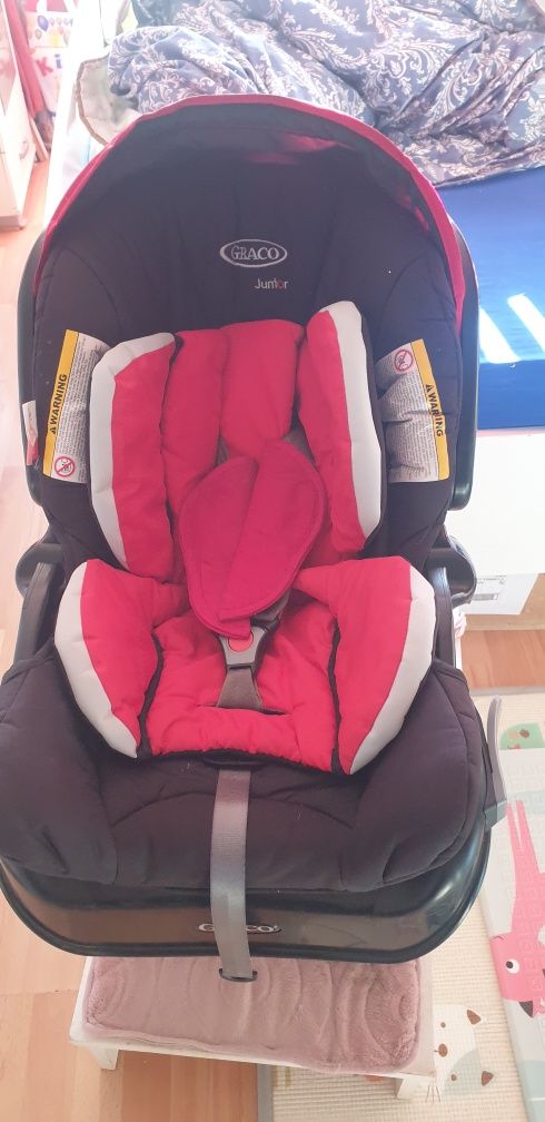 Столче за кола с база Graco Junior 0-13