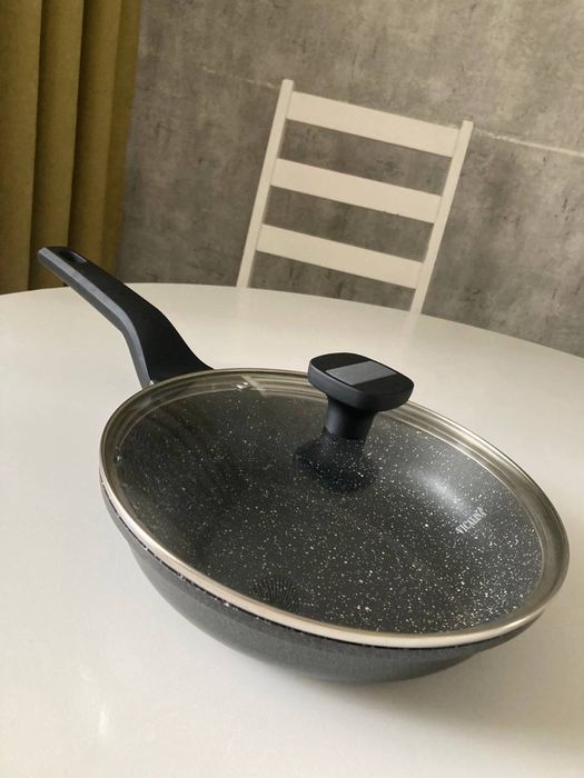 Сковородка 24 см с крышкой