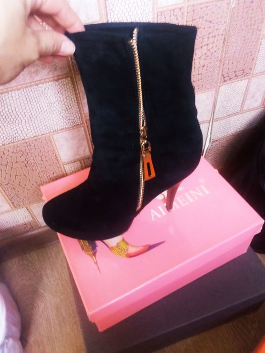 Обувь 39 размера 100.000