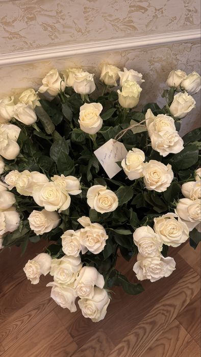 Букет роз rosalia 51 роза белые, б/у