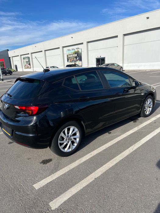 Opel Astra 1.2 Benzină