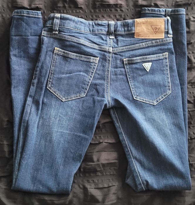 Vand blugi Guess 10 ani