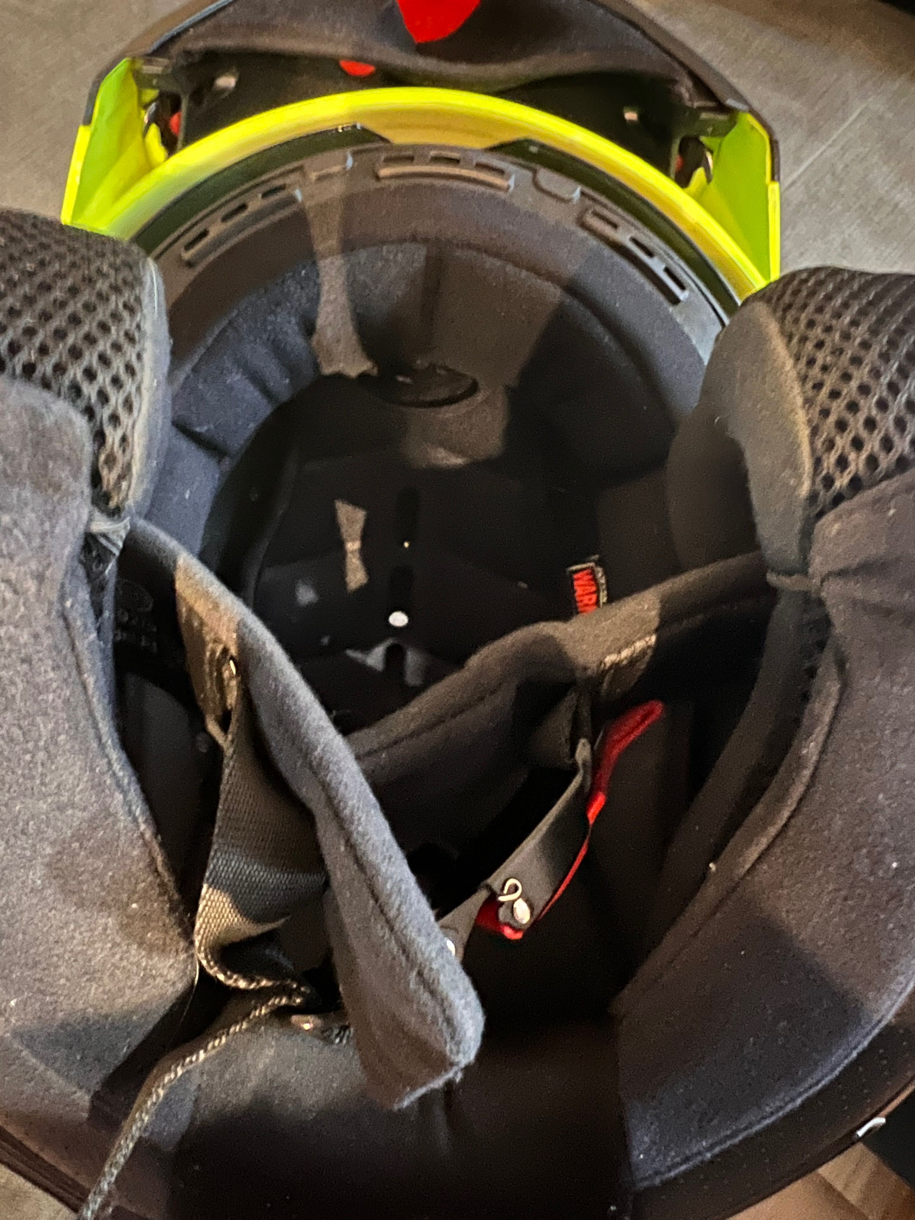 Мото каска МТ Helmets