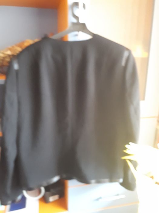 Уникално дамско сако- почти ново