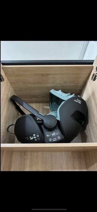 Абсолютно новое автокресло