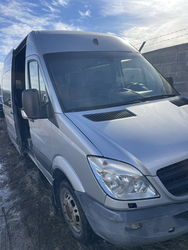 Mercedes Sprinter518 автобус 18+1 ,3.0д автомат на части