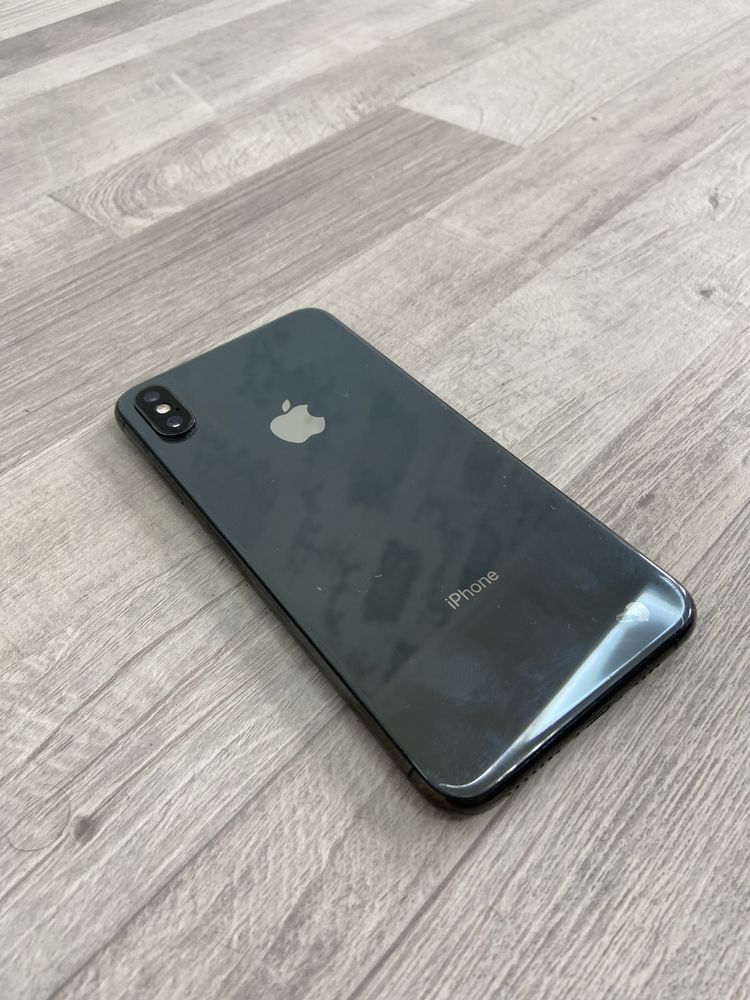 Iphone Xs maxs 64 gb LL/A