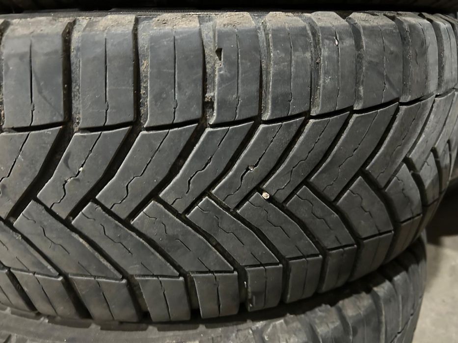 Cauciucuri C in stare f buna