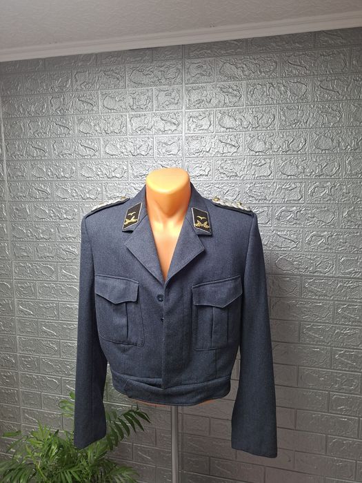 Tunica militara si sapca germana