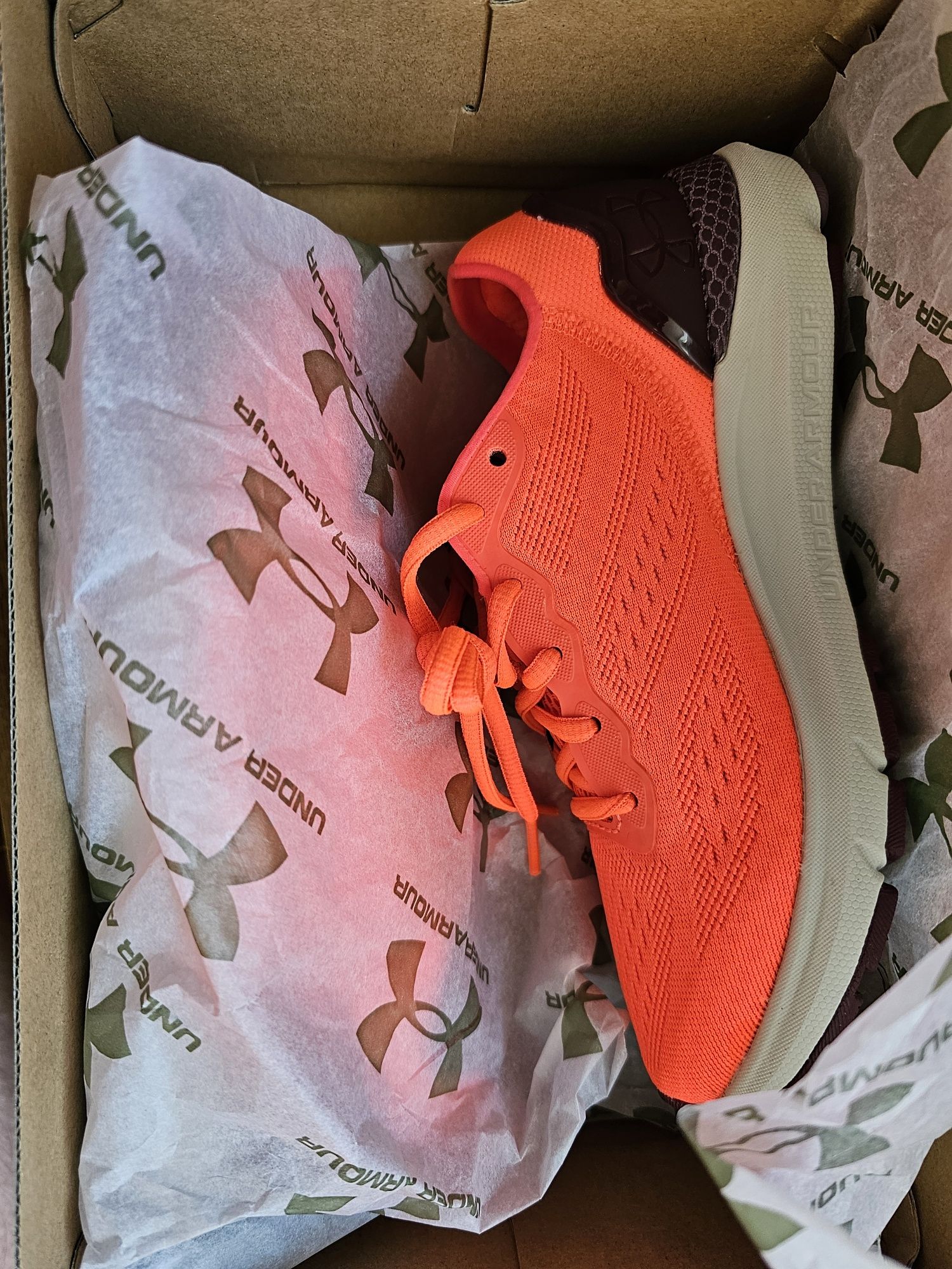 Женские кроссовки Under Armour HOVR Sonic 6