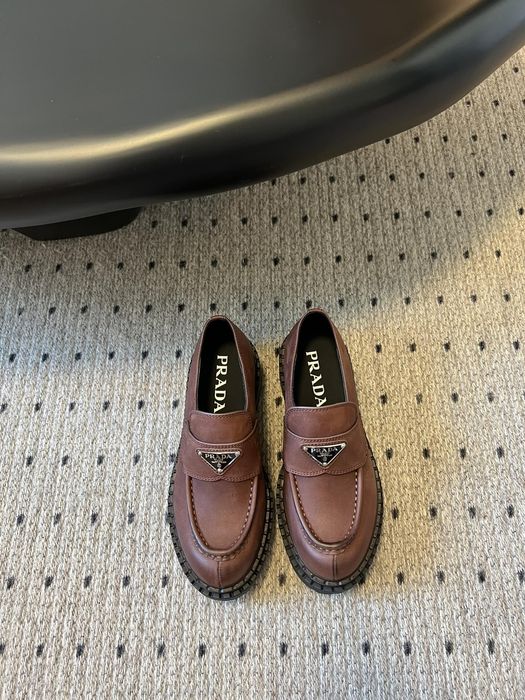 Pantofi loafer Prada