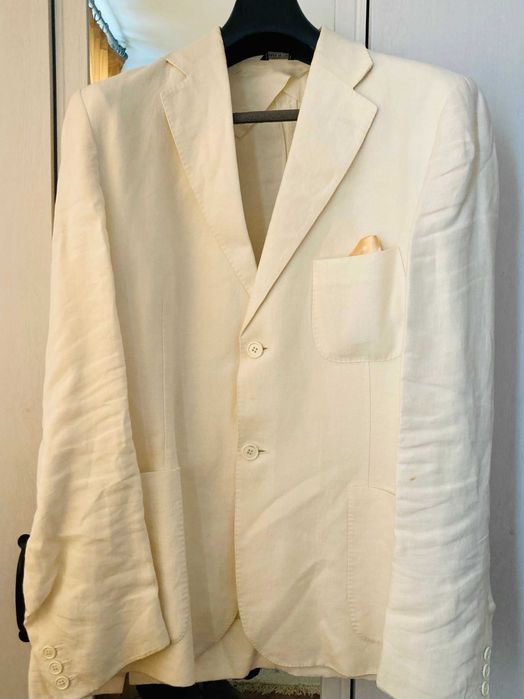 Outfit masculin: sacou, pantaloni