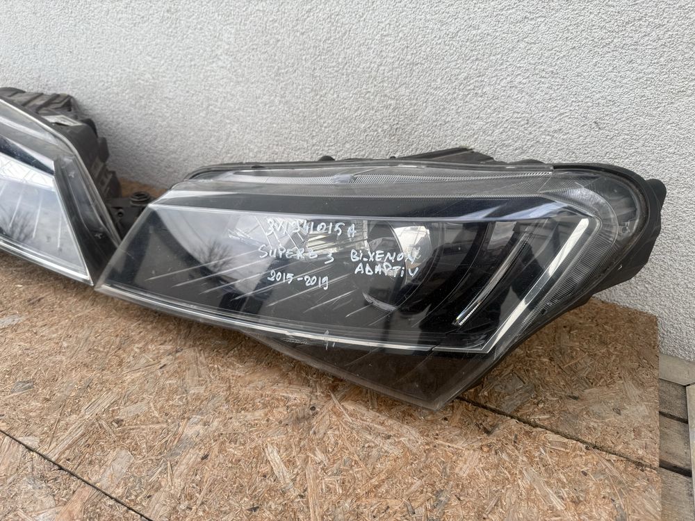 SET Far stanga dreapta Skoda Superb 3 Xenon + LED Originale Europa