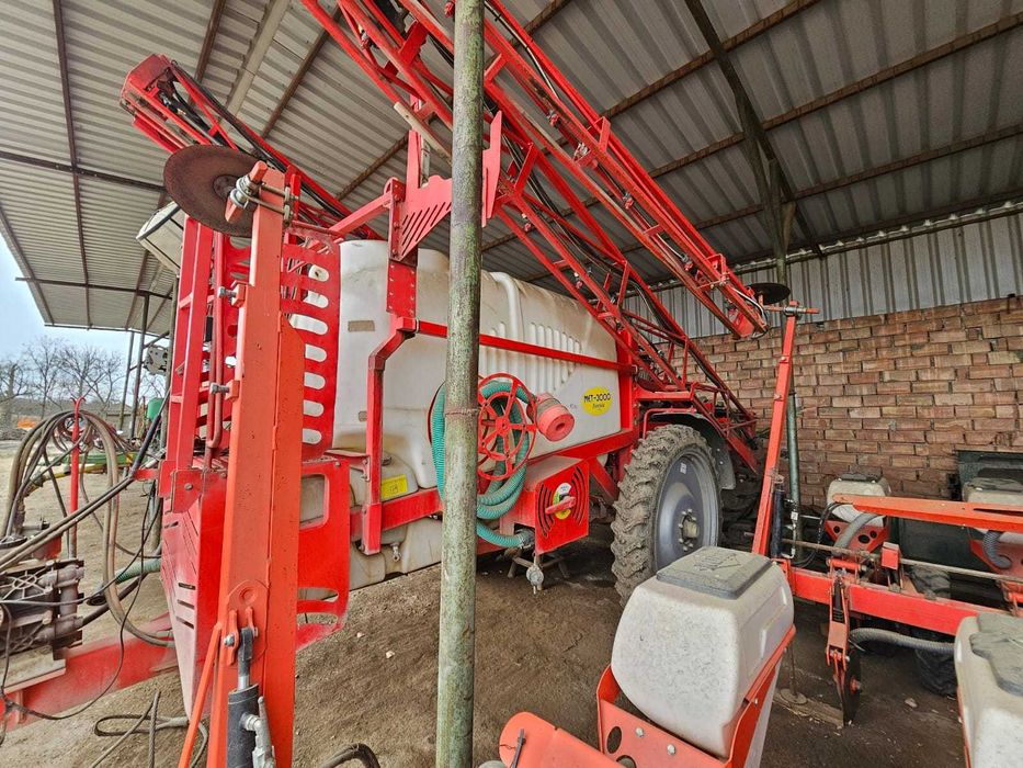 Masina Erbicidat  Apollo , 3000 l, 24 m deschiderea , GPS