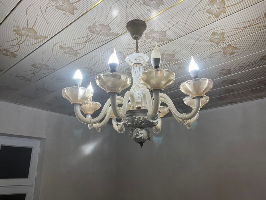 Люстра в отличном состояний