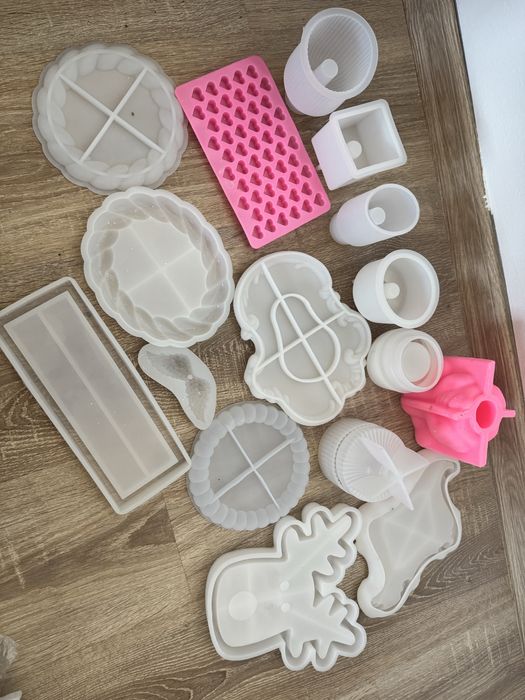 Силиконови форми за отливки и сапуни
