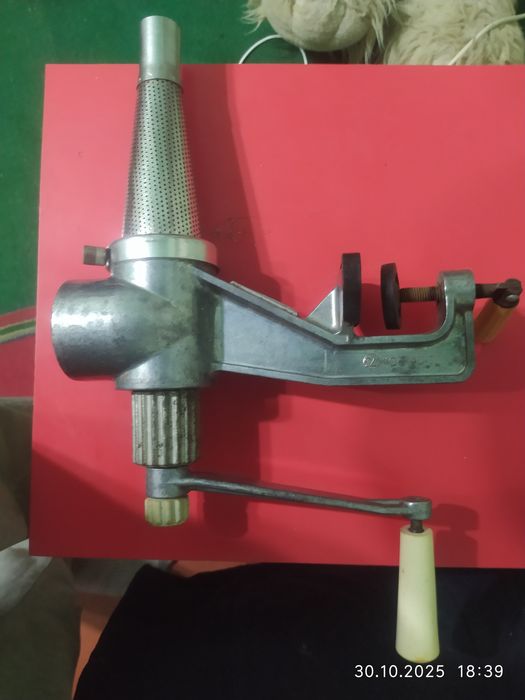 Продам механическую соковыжималку