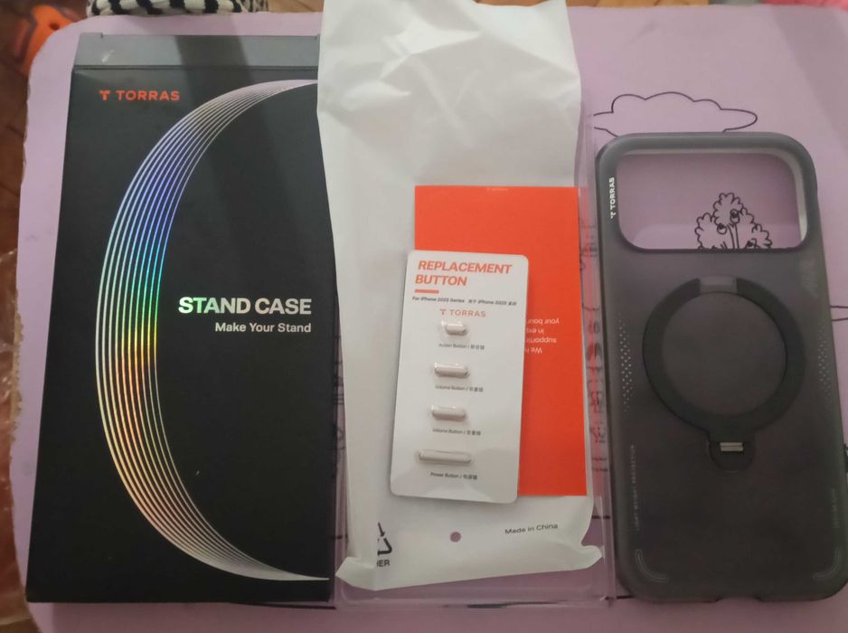 TORRAS Stand Case – калъф за телефон с вградена стойка.