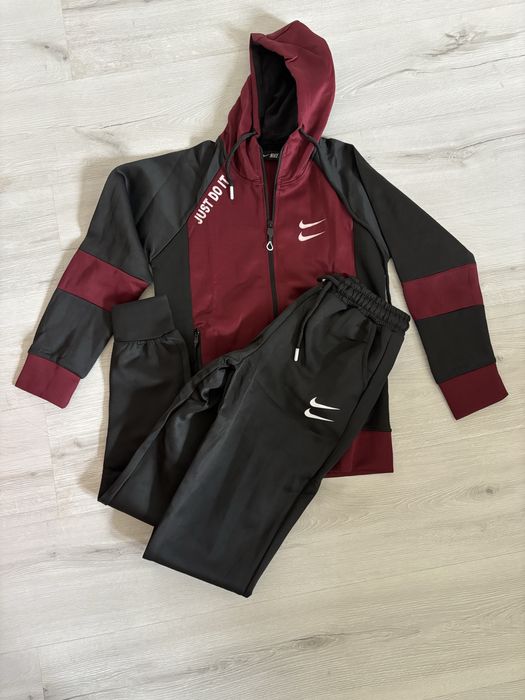 Детски екипи и тениска