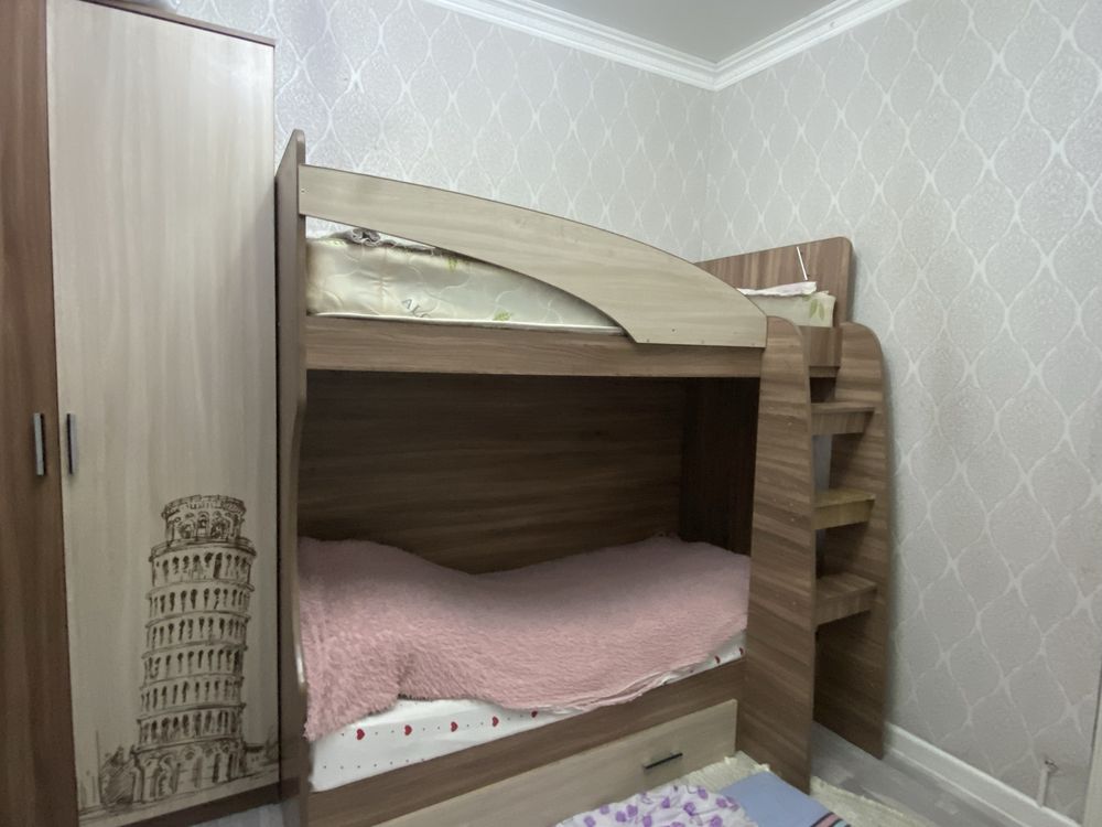 Продаёться двухярусный кровать