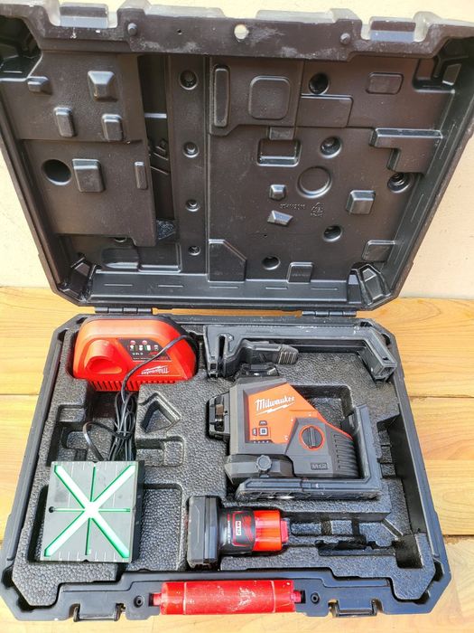 Nivela laser Milwaukee M12 3PL - 360 raza verde