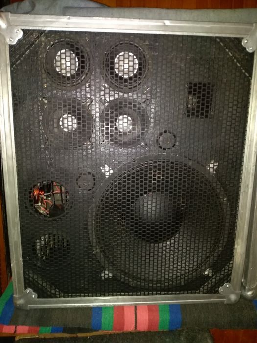 Продавам два броя професионлни тонколони