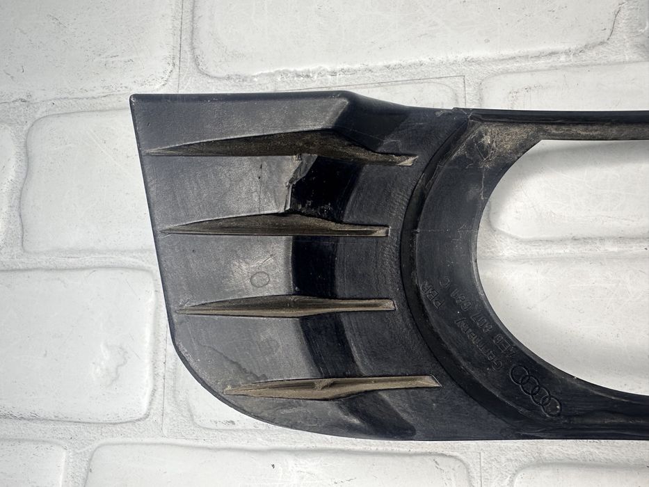 Лява решетка халоген AUDI A8 D3 4E0807681C