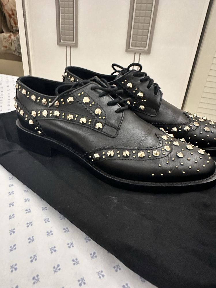 Twinset - Кожени обувки Stringata Brogue с капси,