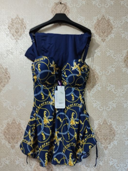 Купальник новый 10000,жилет новый 10000, блузка Турция 10000