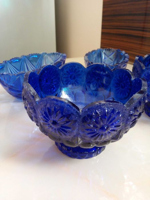 Синие вазы 2 вида 4шт по 25тыс.Кук шиша вазалар донаси 25минг