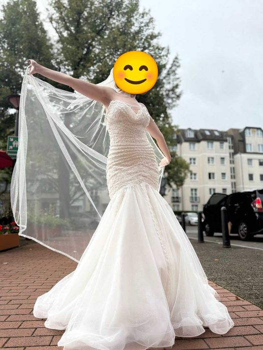 Елегантна булчинска рокля – като нова, с подарък кринолин!