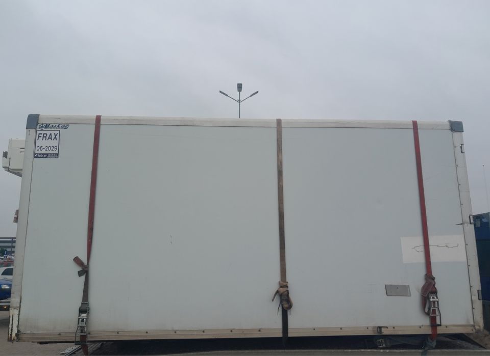 Cub frigorific iveco sprinter, container, cason