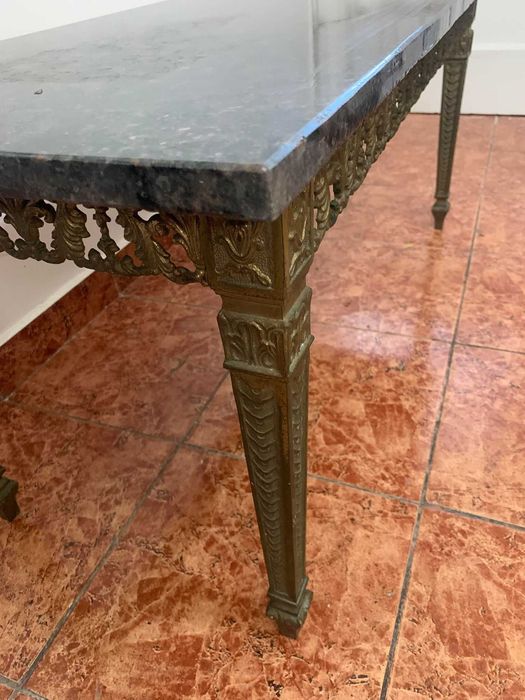 Masuta living cu blat granit