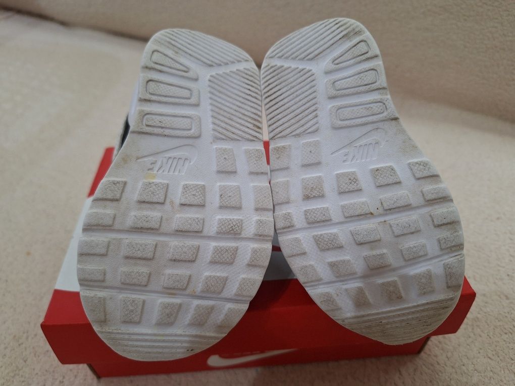 Детски маратонки NIKE