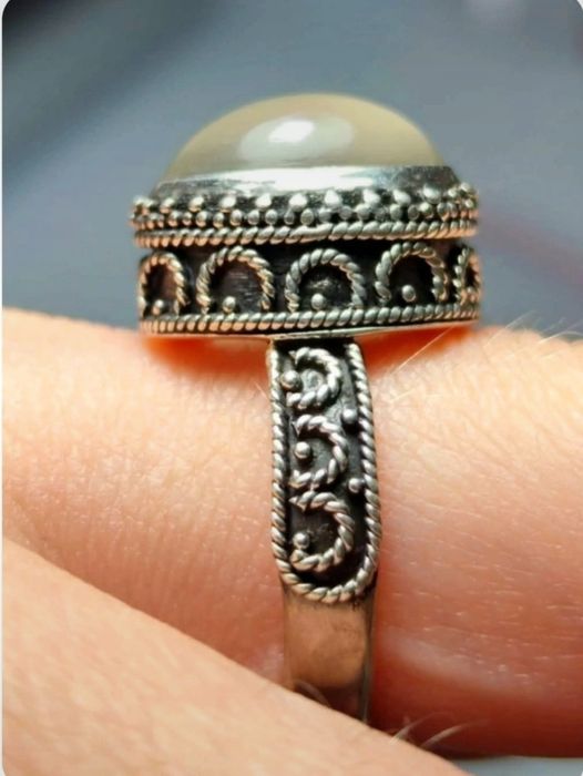 Inel din argint cu piatra naturala ochi de pisică