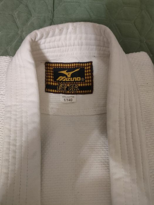 Продаю кимоно.
Одевали всего 1–2 раза, состояние почти новое.
Если инт