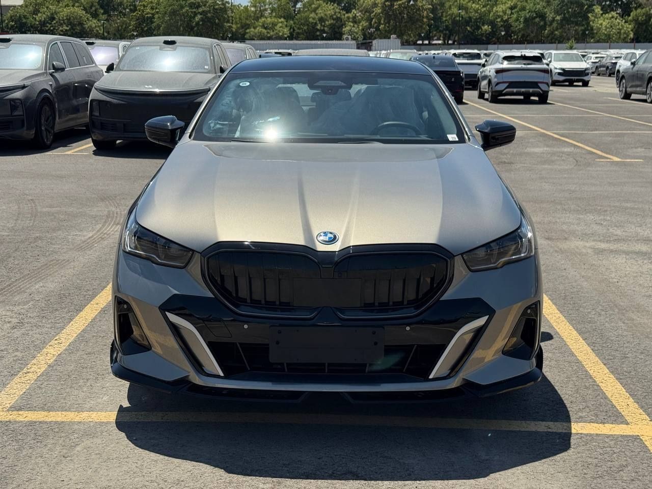 Натариус BMW i5 35L 2024 йил