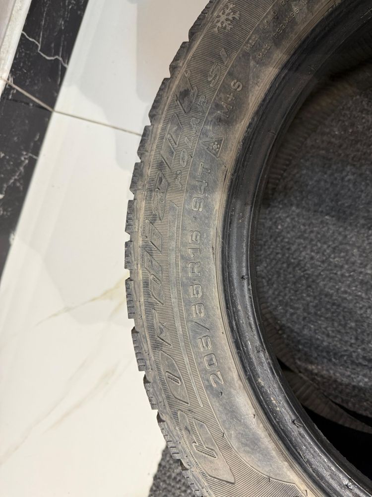 Шины б/у 205/55 R16