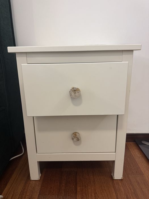 2 comode crem IKEA de vânzare