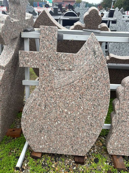 Reducere 15%  monumente funerare granit
