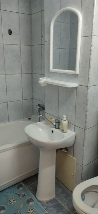 Închiriez garsonieră