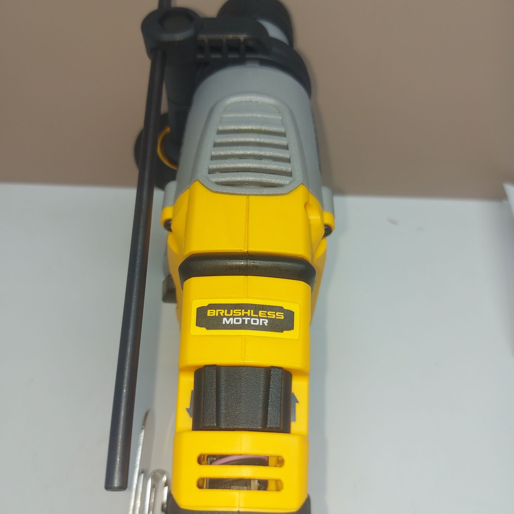 Акумулаторен перфоратор Dewalt DCH172N