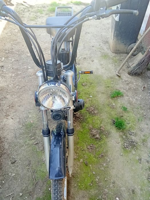 Vând moped remzey