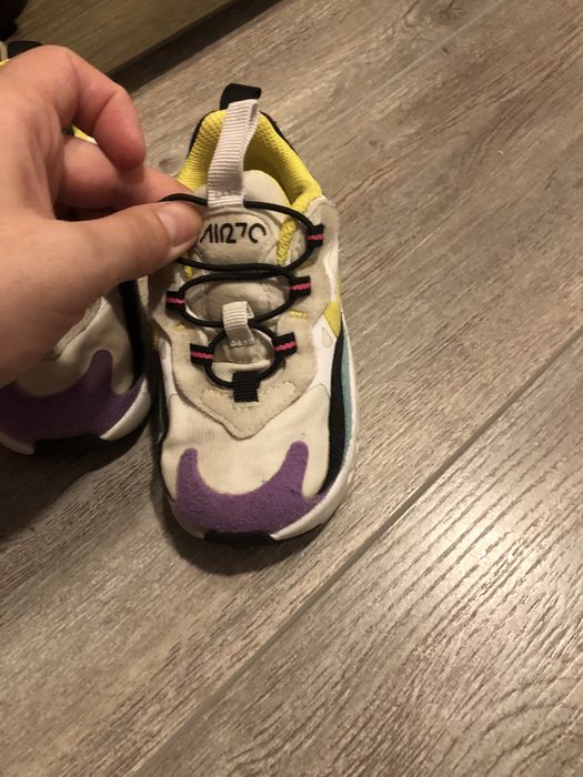 adidasi nike minunati