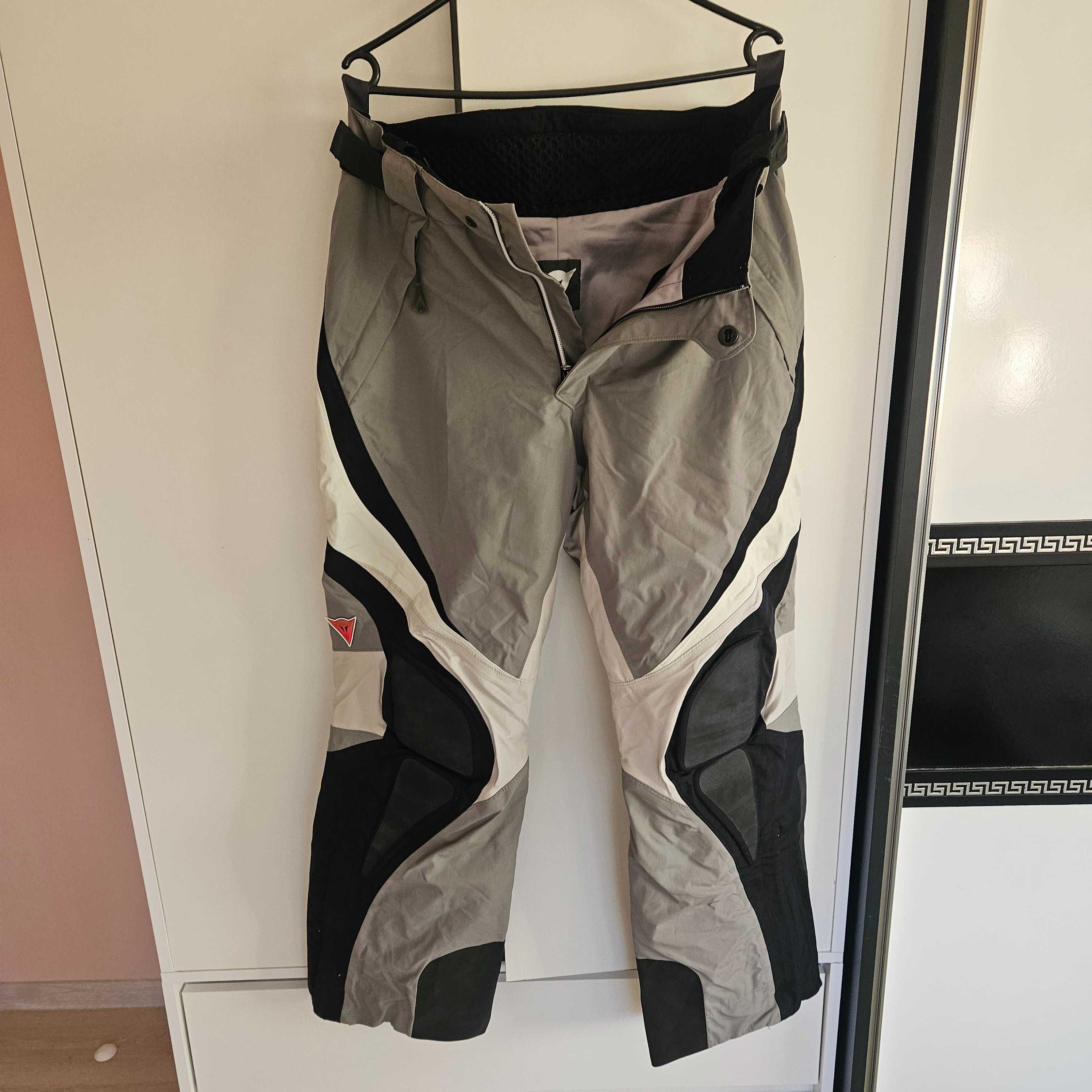 Два броя якета и два броя панталони за ски Diel и Dainese и раз. L